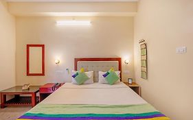 Treebo Grace Inn, 3 Min Walk From Promenade Beach